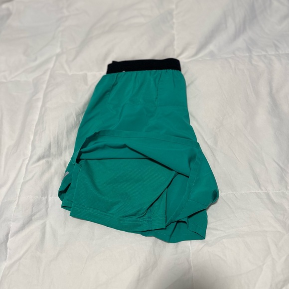 Nike Men’s 2-in-1 5 Inch Shorts Green Size Small - Picture 2 of 3